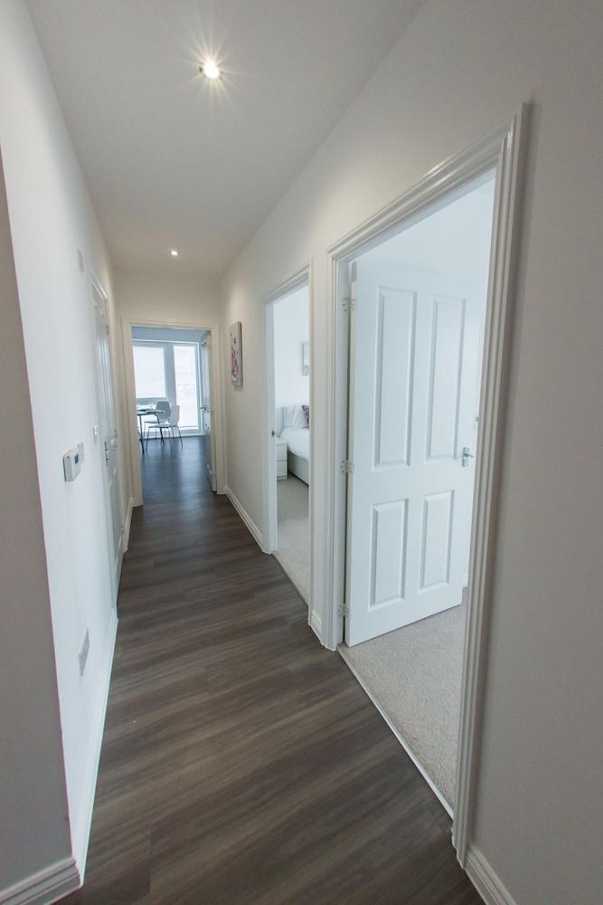 Shortstaymk Campbell Park: Serviced Houses with Sky Sports & Free Wi-Fi Milton Keynes Exterior photo