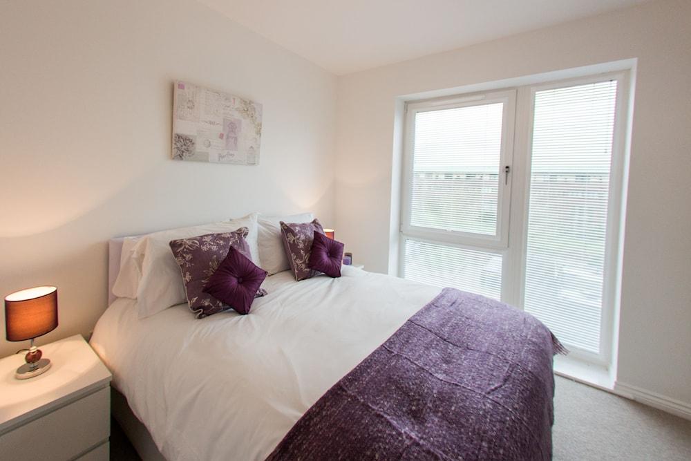 Shortstaymk Campbell Park: Serviced Houses with Sky Sports & Free Wi-Fi Milton Keynes Exterior photo
