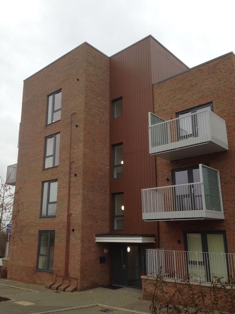 Shortstaymk Campbell Park: Serviced Houses with Sky Sports & Free Wi-Fi Milton Keynes Exterior photo