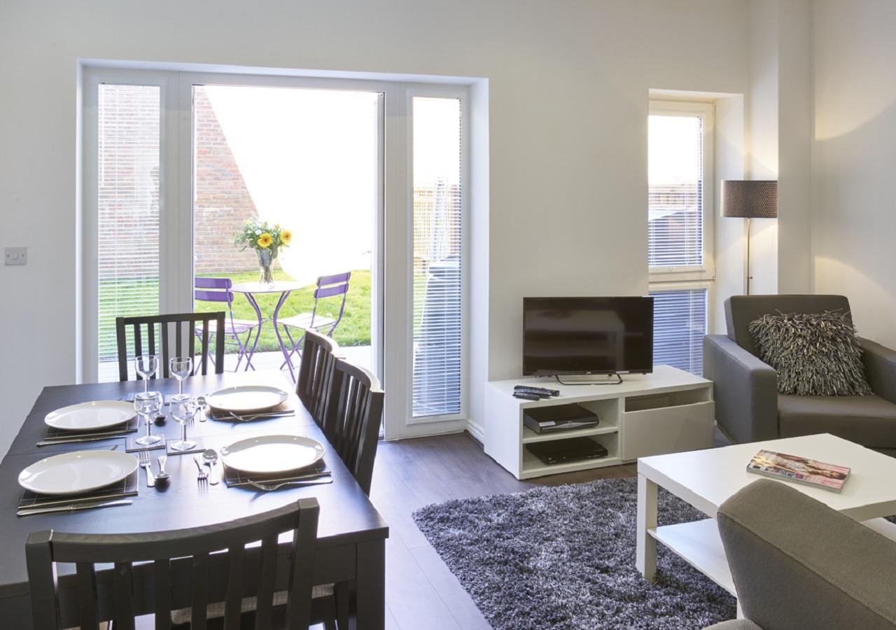 Shortstaymk Campbell Park: Serviced Houses with Sky Sports & Free Wi-Fi Milton Keynes Exterior photo